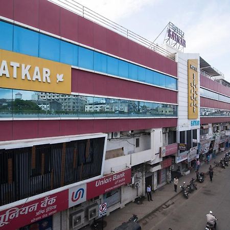 Hotel Satkar Сурат Екстериор снимка